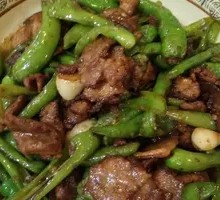 Fried Rice Crackers with Pork Stir-fry