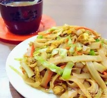 Hot Dog Fried Rice Noodles