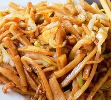 Stir-Fried Noodle Strips