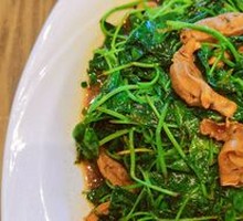 Clam and Shepherd's Purse Stir-fry