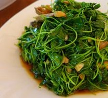 Clam and Shepherd's Purse Stir-fry