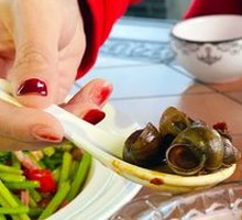 Scallion Stir-fried Snails