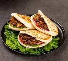 Lahzhi Pork in Flatbread