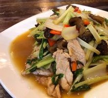 Water Cabbage with Wood Ear Mushroom and Shredded Pork