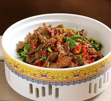 Stir-Fried Beef with Yellow Onion