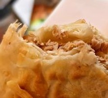 Freshly Baked Crispy Meat-filled Mantou