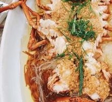 Steamed Lobster with Garlic Noodles