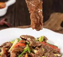 Stir-Fried Beef with Yellow Onion