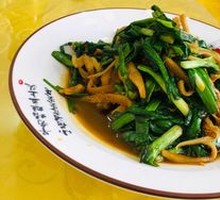Stir-Fried Eggs with Leeks