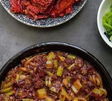 Sour Cabbage Beef Fried Rice Noodles
