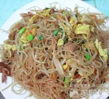 Shredded Pork and Egg Noodles