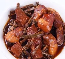 Braised Pork with Dried Beans