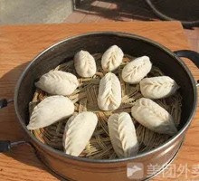 Willow Leaf Steamed Dumplings