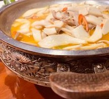 Braised Abalone Mushroom with Pig's Trotter