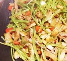 Celery Stir-fried Pork Tripe