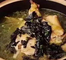 Stone Ear Black Chicken Soup