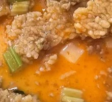 Minced Pork with Crispy Rice Noodles