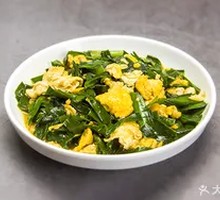 Stir-fried Leek with Egg Skin