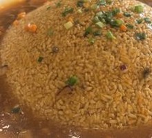 Sauce-drenched Beef with Rice Crackers
