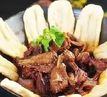 Old Goose in Clay Pot