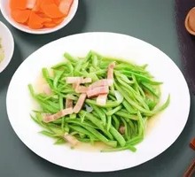 Salted Pork with Stir-Fried Yardlong Bean Strips