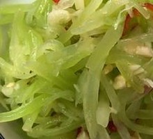 Cold-mixed lettuce strips