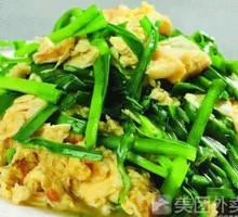 Stir-fried eggs with chives