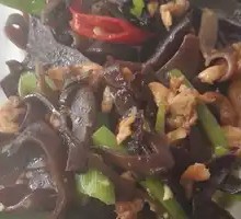 Wood Ear Mushroom and Pork Shreds
