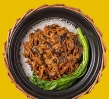 鱼香肉丝煲仔饭