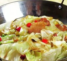 Spicy Pot-Braised Cabbage
