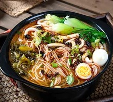 Old Jar Sichuan-style Sour Cabbage Duck Blood Rice Noodles