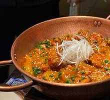 Copper Pot Braised Chicken with Roasted Sugar Glutinous Rice Cake