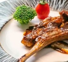 Hand-grabbed Lamb Ribs
