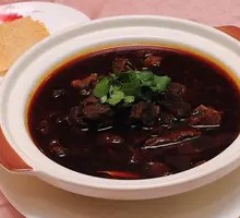 Stewed Yellow Beef in Pot
