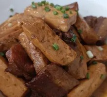 Homemade Free-Range Pork with Tofu Stew