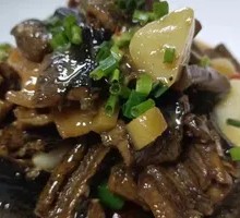 Braised Yellow Eel with Preserved Meats