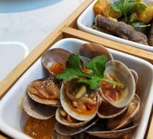 Spicy Sour Chicken Feet with Clams