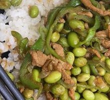 Green Pepper and Soybean Shredded Pork Rice Bowl