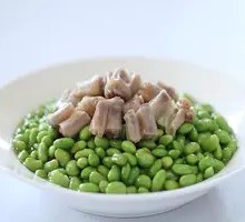 Sausage Steamed with Corn and Peas
