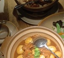 Braised Beef Brisket with Small Potatoes