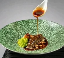 Braised Sea Cucumber with Green Onion