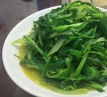Stir-fried Lettuce Shreds with Chives