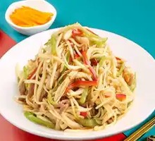 Bamboo shoot stir-fried with pork strips