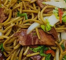 Vegetarian Beef Stir-Fried Noodles