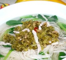 Pickled Cabbage and Pork Noodles
