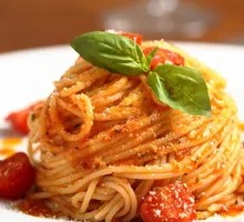 Classic Bolognese Spaghetti
