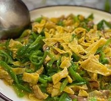 Egg Skin Stir-Fried with Shredded Pork
