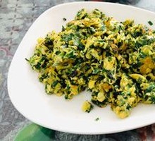 Stir-fried eggs with chives