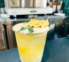 Pineapple Sea