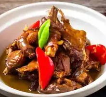 Braised Old Hen in Brown Sauce